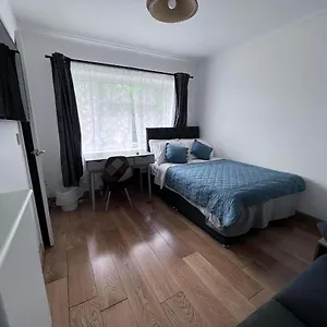 Bed & Breakfast Number 25